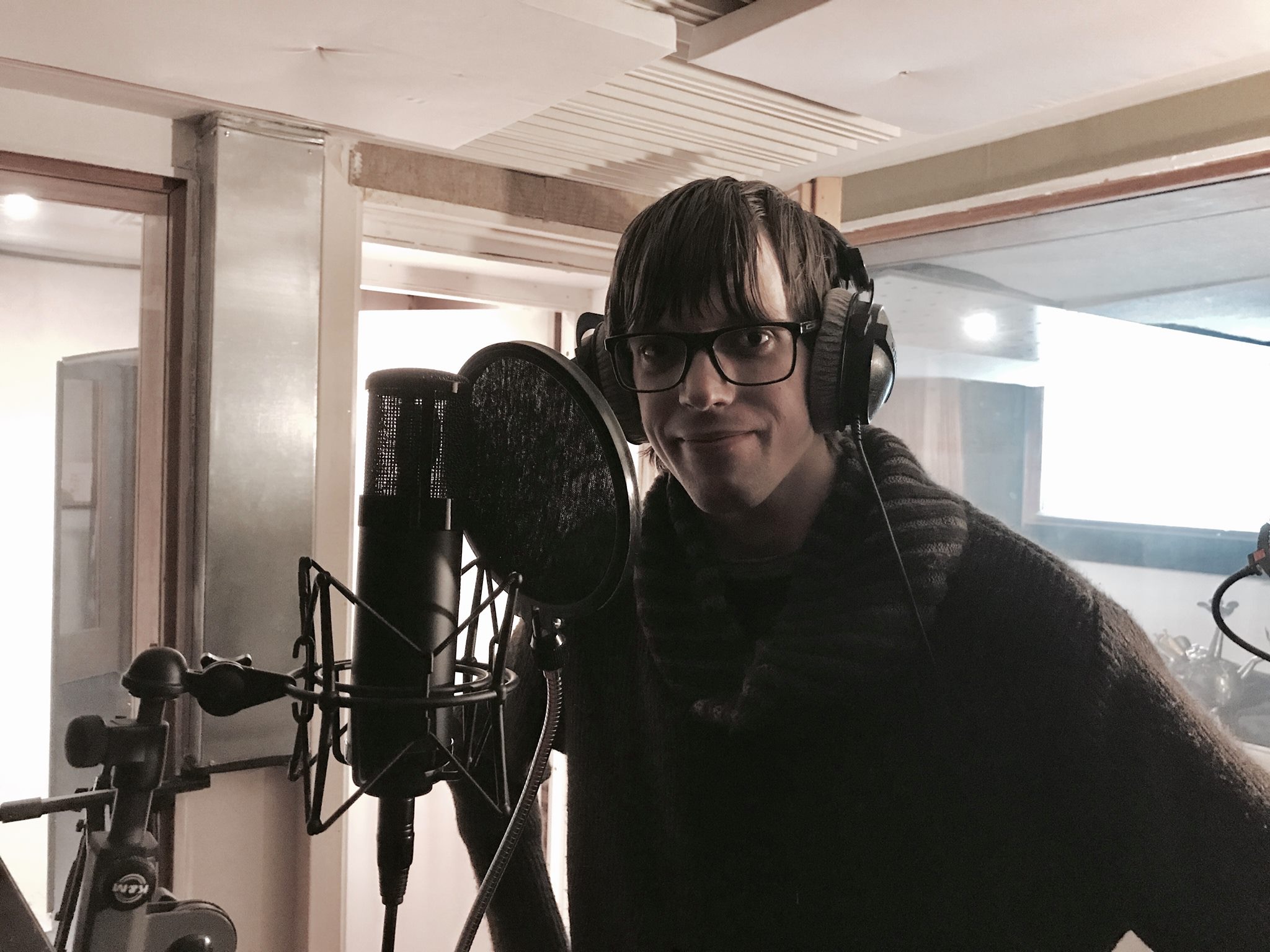 Här är Jag Fredrik Johansson som sjunger in i studio i Göteborg och
